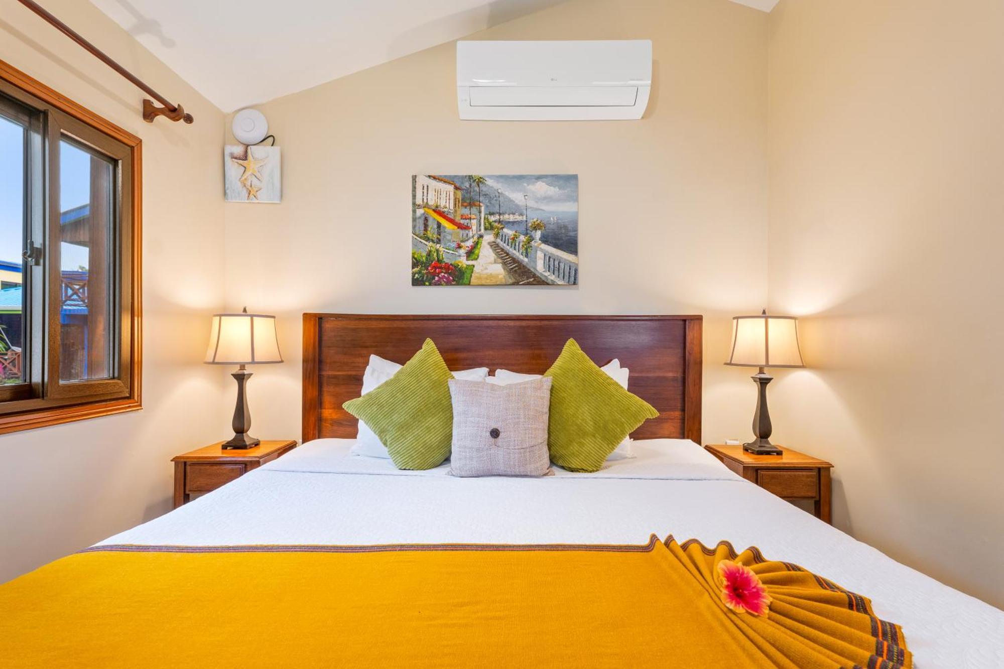 Coconut Row Boutique Hotel Hopkins Extérieur photo