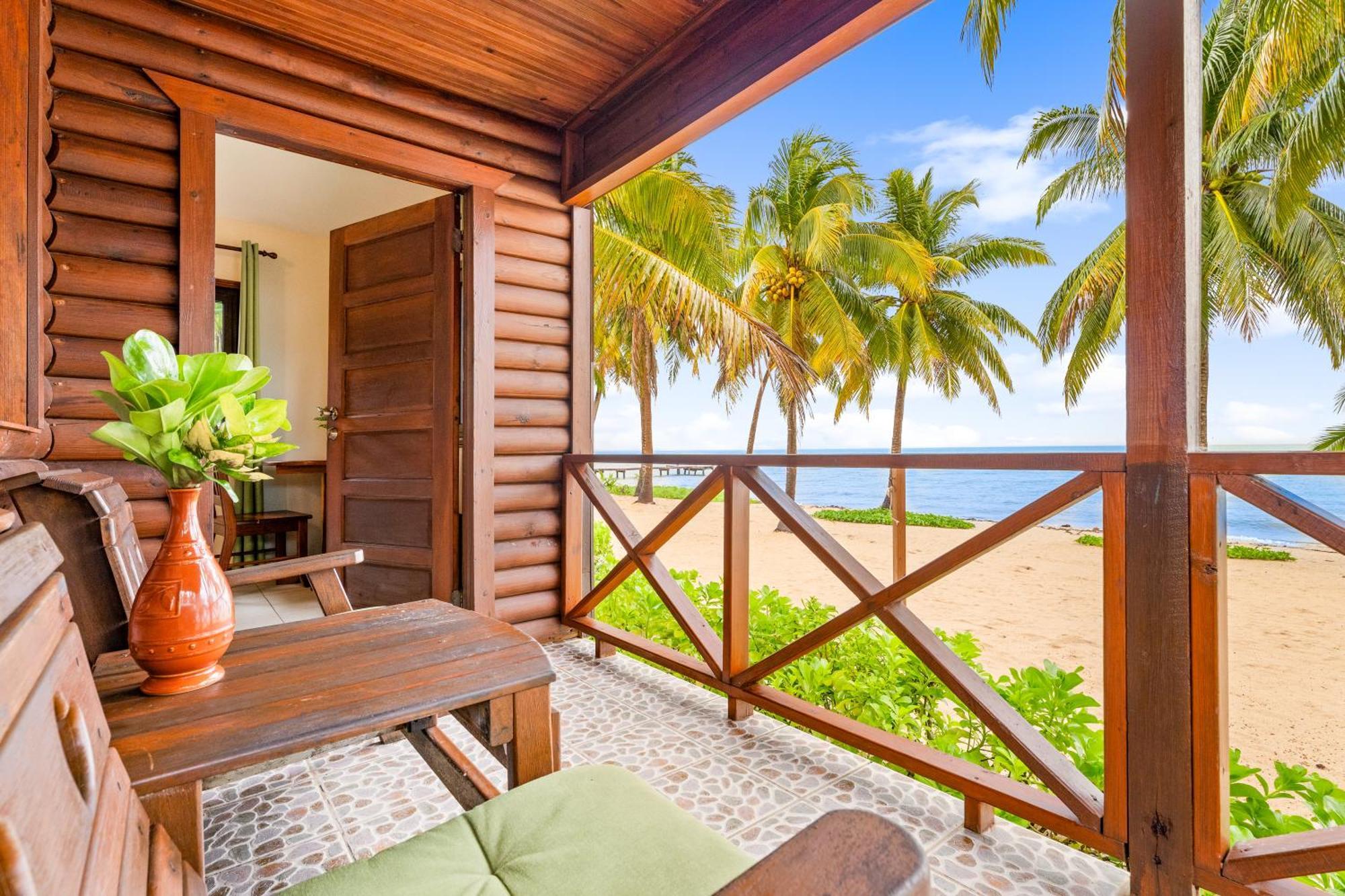 Coconut Row Boutique Hotel Hopkins Extérieur photo