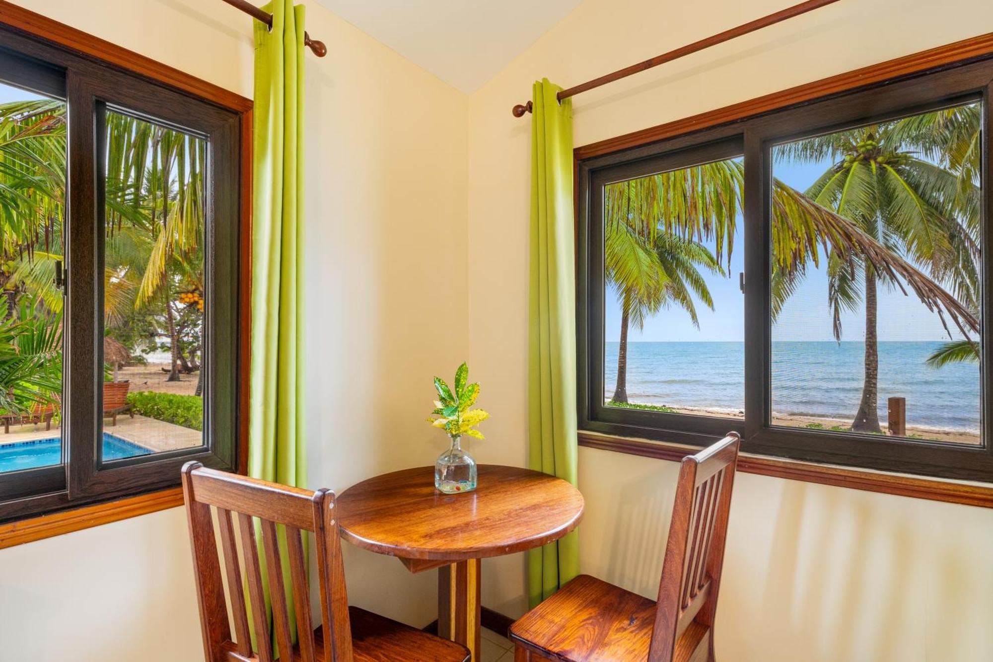 Coconut Row Boutique Hotel Hopkins Extérieur photo