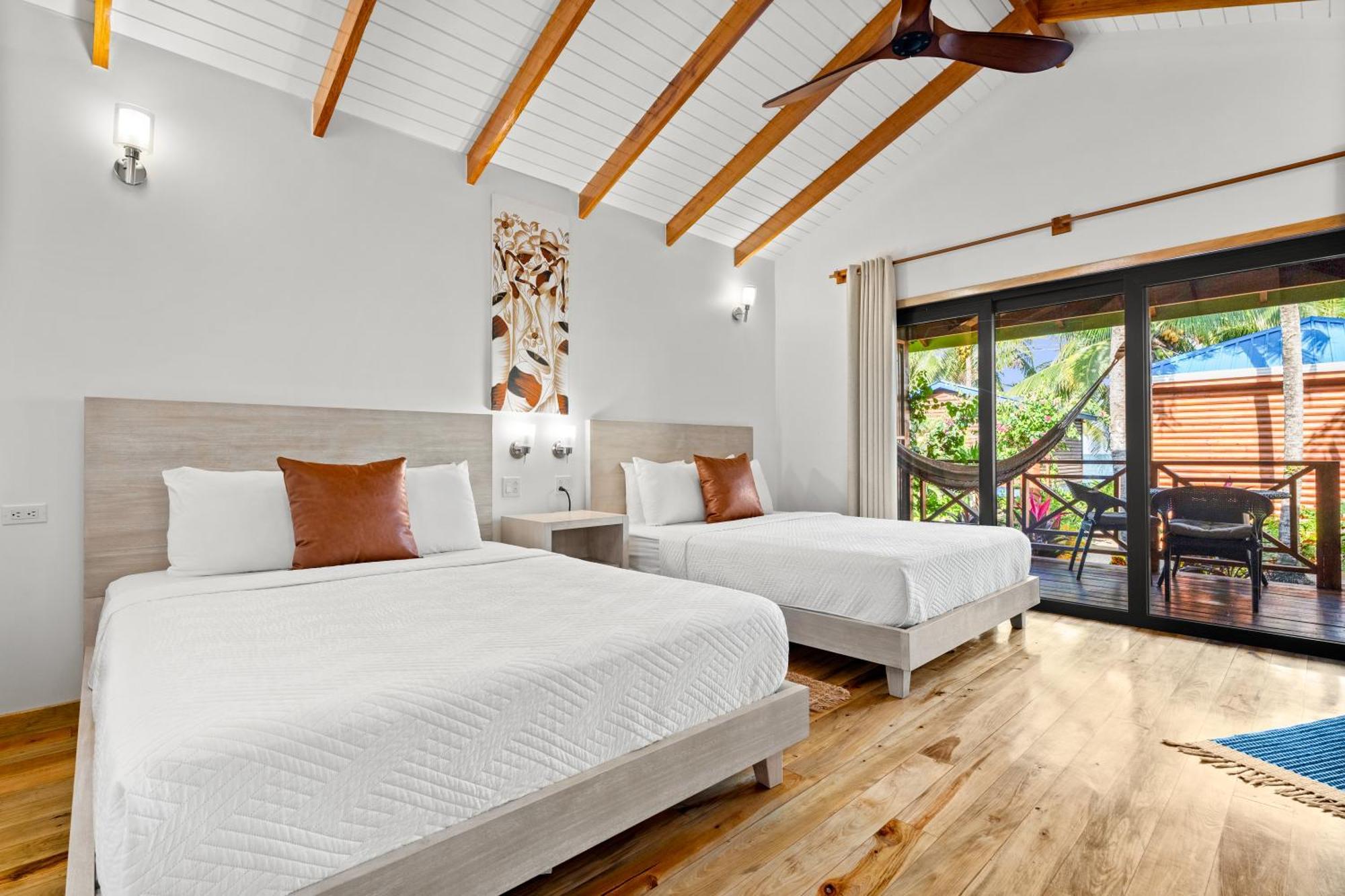 Coconut Row Boutique Hotel Hopkins Extérieur photo
