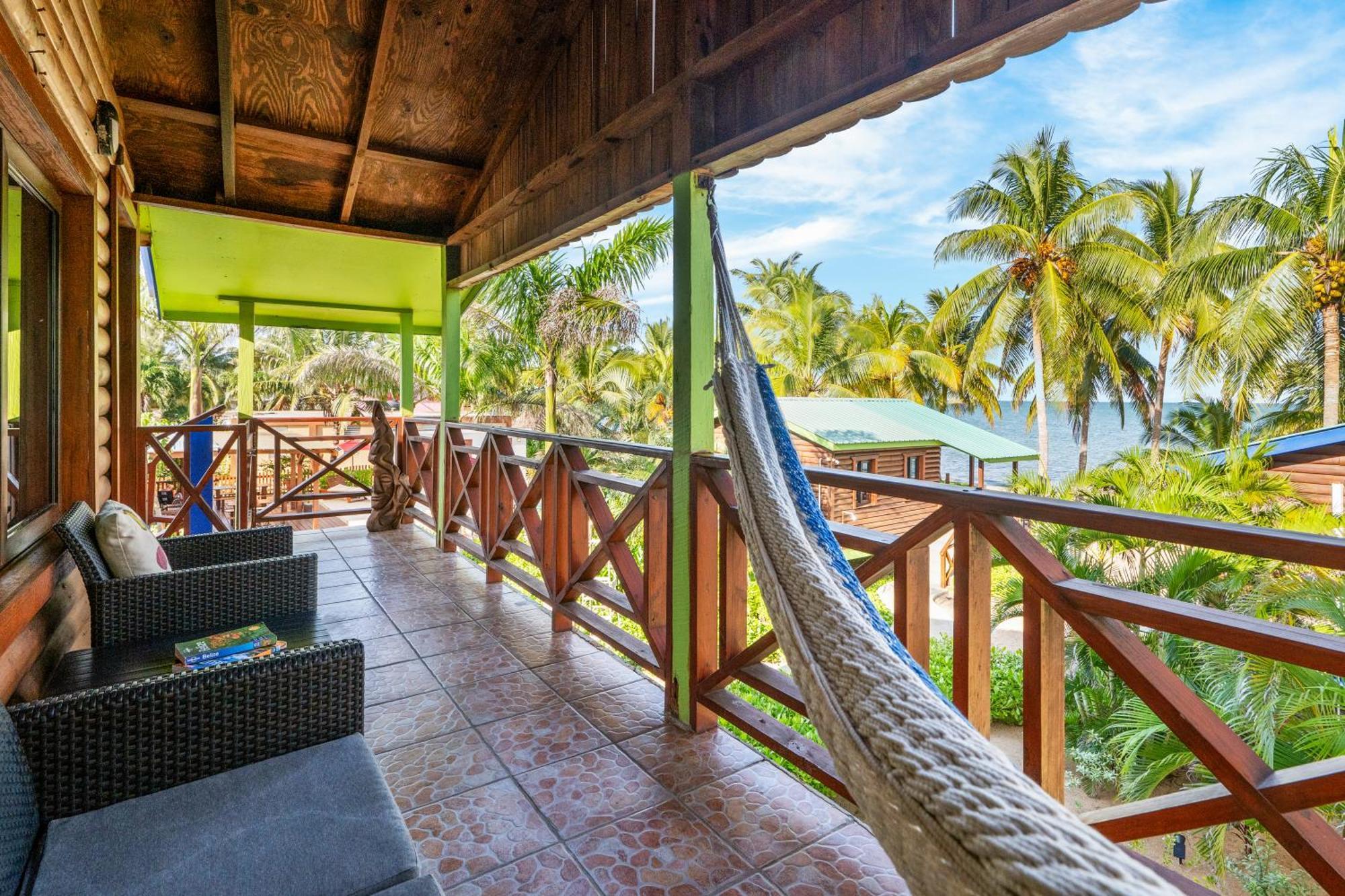 Coconut Row Boutique Hotel Hopkins Extérieur photo