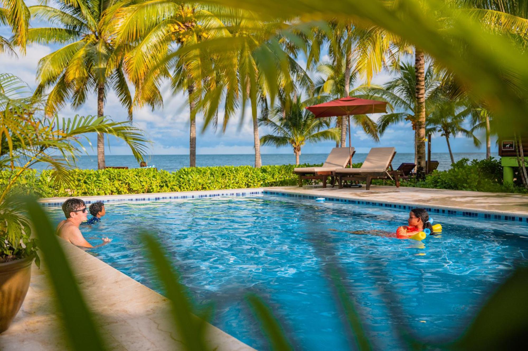 Coconut Row Boutique Hotel Hopkins Extérieur photo